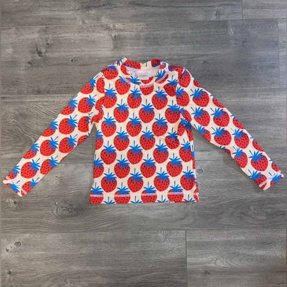 Hanna Andersson Other - Hanna Andersson strawberry rashguard